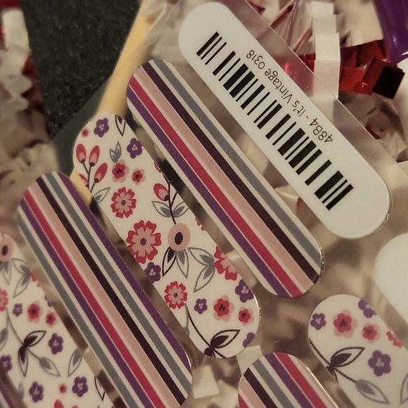 Jamberry Nail Wraps NWOT- It's Vintage - Picture 4 of 5